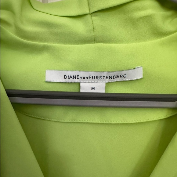 diane von furstenberg green blouse size M v neck sleeveless - Picture 3 of 3